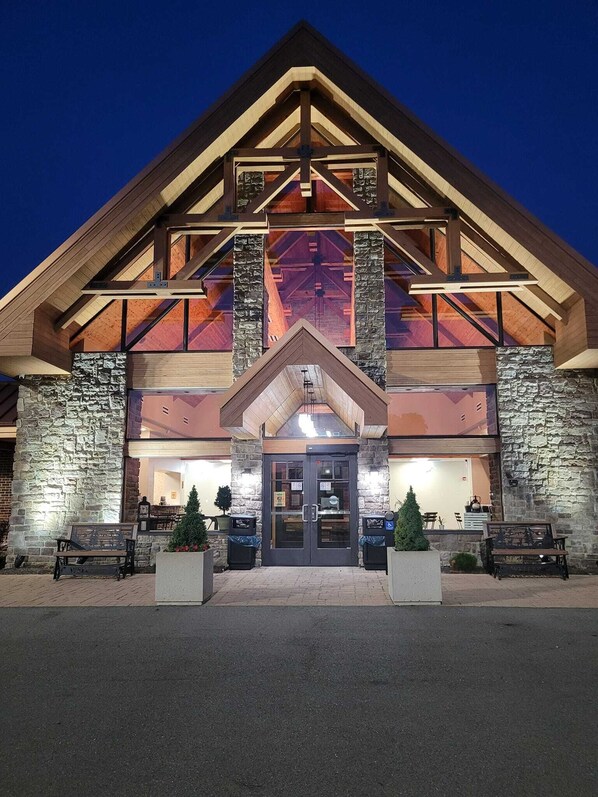 Front of property - The Lodge at Hocking College (Nelsonville)