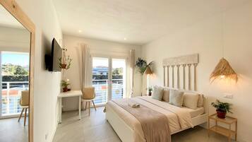 6 bedrooms, iron/ironing board, WiFi (free), bed sheets