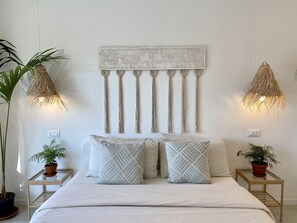 6 bedrooms, iron/ironing board, free WiFi, bed sheets