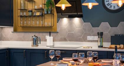 Stunning Home with Sky TV & Parking by LetMeStay