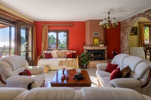 Fernseher, Kamin, Arbeitsbereiche