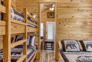 1 bedroom, iron/ironing board - Bears Den Tiny Home located in Cove Mountain RV Resort with big views! (Sevierville)