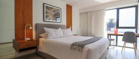 1 slaapkamer, een strijkplank/strijkijzer, wifi, beddengoed