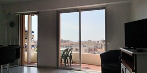 Interior - Quiet, Clear view, Close to Beaches and Shops, Parking & Wifi Included (Menton)