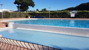 Piscine extérieure, piscine chauffée