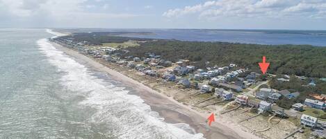 ビーチの近く、サンラウンジャー