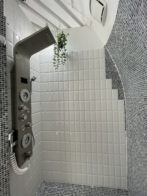 A modern bathroom with a shower, tiled walls, and a hanging plant. - ❌not a tent❌ Unique DOME 💜Blue Moon 💜 (Largo)