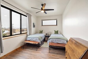 2 chambres, bureau, fer et planche à repasser, Wi-Fi gratuit