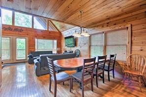 Cabin, Multiple Beds, Hot Tub