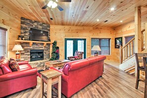 Living area - Smokies View (Gatlinburg)