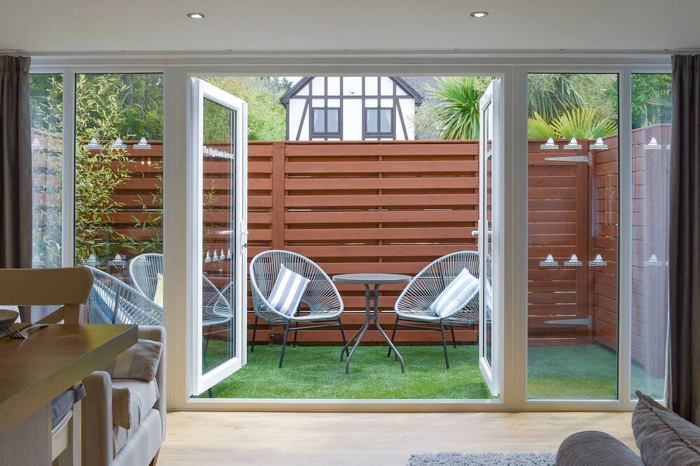 1 bedroom accommodation in Barton-on-Sea, near New Milton