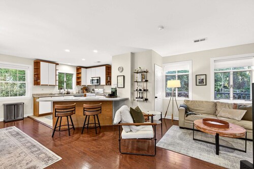 Stylish Inman Park Condo, Walk to Beltline