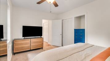 2 bedrooms, desk, iron/ironing board, travel crib