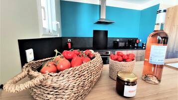 冰箱、微波炉、烤箱、炉灶