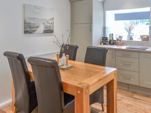 Dining - 2 bedroom accommodation in Rothbury (Rothbury)