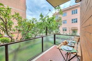 Family Apartment, Multiple Beds (Casa Ulivi 500m lake and Center) | Balcony - Silvy House Near Center Salo & Parking (Salò)