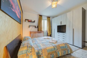 Familienapartment, 2 Schlafzimmer, Balkon (Silvy Apt Salò | Charming & Near) | 2 Schlafzimmer