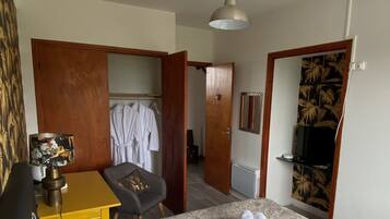 1 bedroom, desk, travel crib, free WiFi