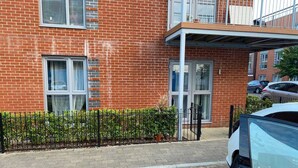 Exterior - Ashahmali's Apartment (Southampton)