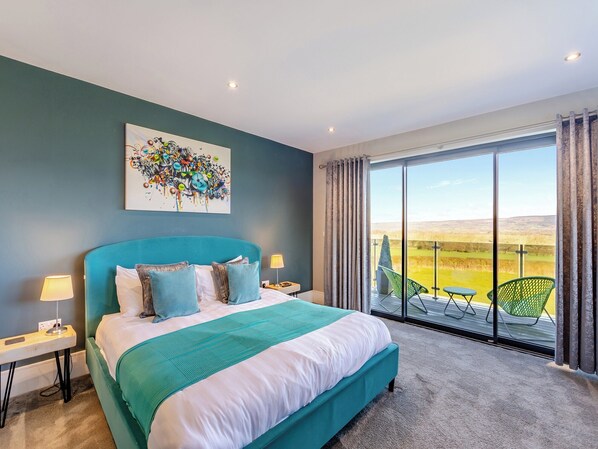 4 bedrooms, free WiFi, bed sheets