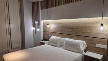 Minibar, wifi gratis y ropa de cama 