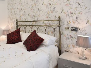 2 bedrooms, free WiFi, bed sheets - A wonderful choice for an escape with friends. (Cowes)