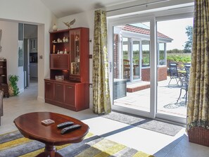 Interior - A wonderful choice for an escape with friends. (Cowes)