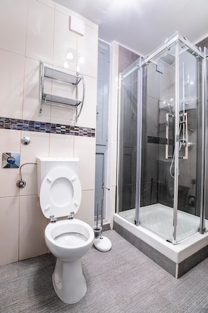 Bathroom - Modern apt Close to Znjan Beach, With big Terrace (Split)
