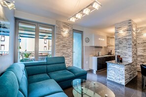 Apartment | Living room | 30-inch TV with digital channels - Modern apt Close to Znjan Beach, With big Terrace (Split)