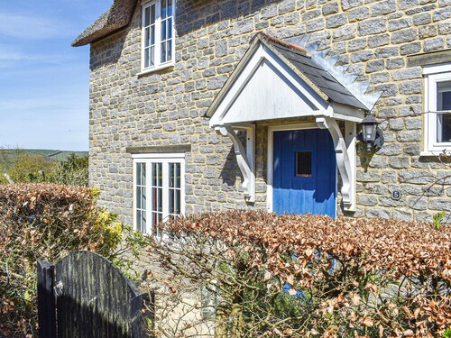4 bedroom accommodation in Puncknowle