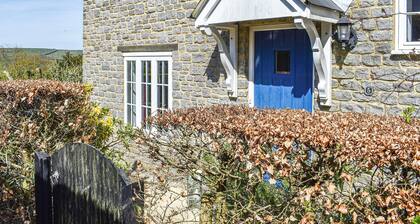 4 bedroom accommodation in Puncknowle