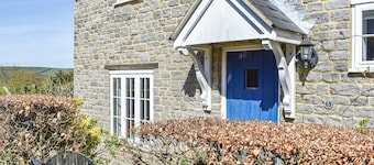4 bedroom accommodation in Puncknowle
