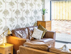 Living area - The Grain Store-UK34014 (Wroxall, near Ventnor)