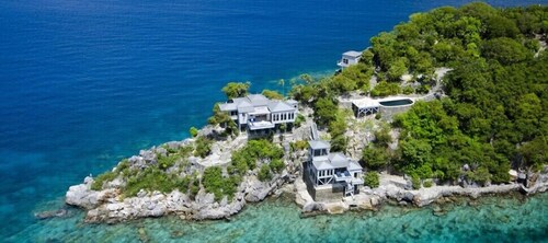  BVI ALLEKIRJOITUS VILLA - yksityistä laituria ja helikopterikenttä