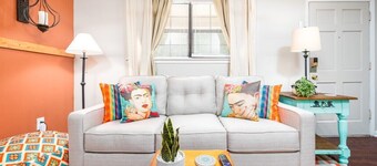 Near Rapides Med 🏥 |King Bed 🛏| 55" TVs🖥