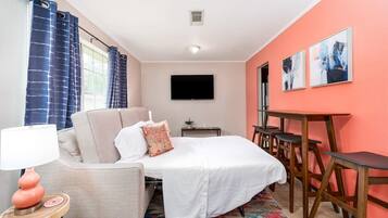 1 bedroom, blackout curtains, Internet