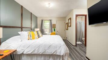 1 bedroom, blackout curtains, Internet