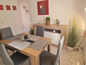 Dining - "Cologne"@MARISOL: 300m to the beach, private pool, A/C, WiFi, dog beach (Riumar)