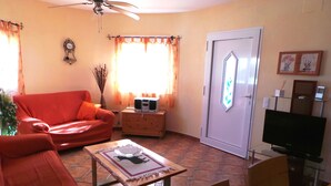 TV - "La Siesta"@MARISOL: 330m to the beach, private pool, A/C, WiFi, dog beach. (Riumar)