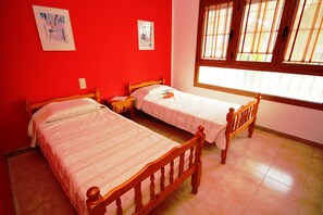 2 camere, una cassaforte in camera, Wi-Fi gratuito, lenzuola