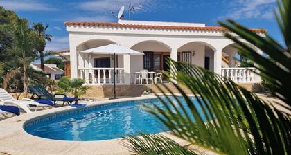 "Marianna"@MARISOL: 310m to the beach, private pool, A/C, WiFi, dog beach.
