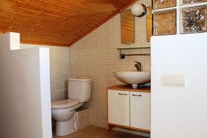 Shower, towels