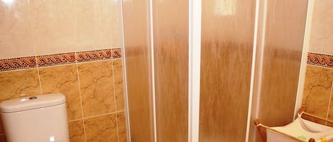 Shower, towels