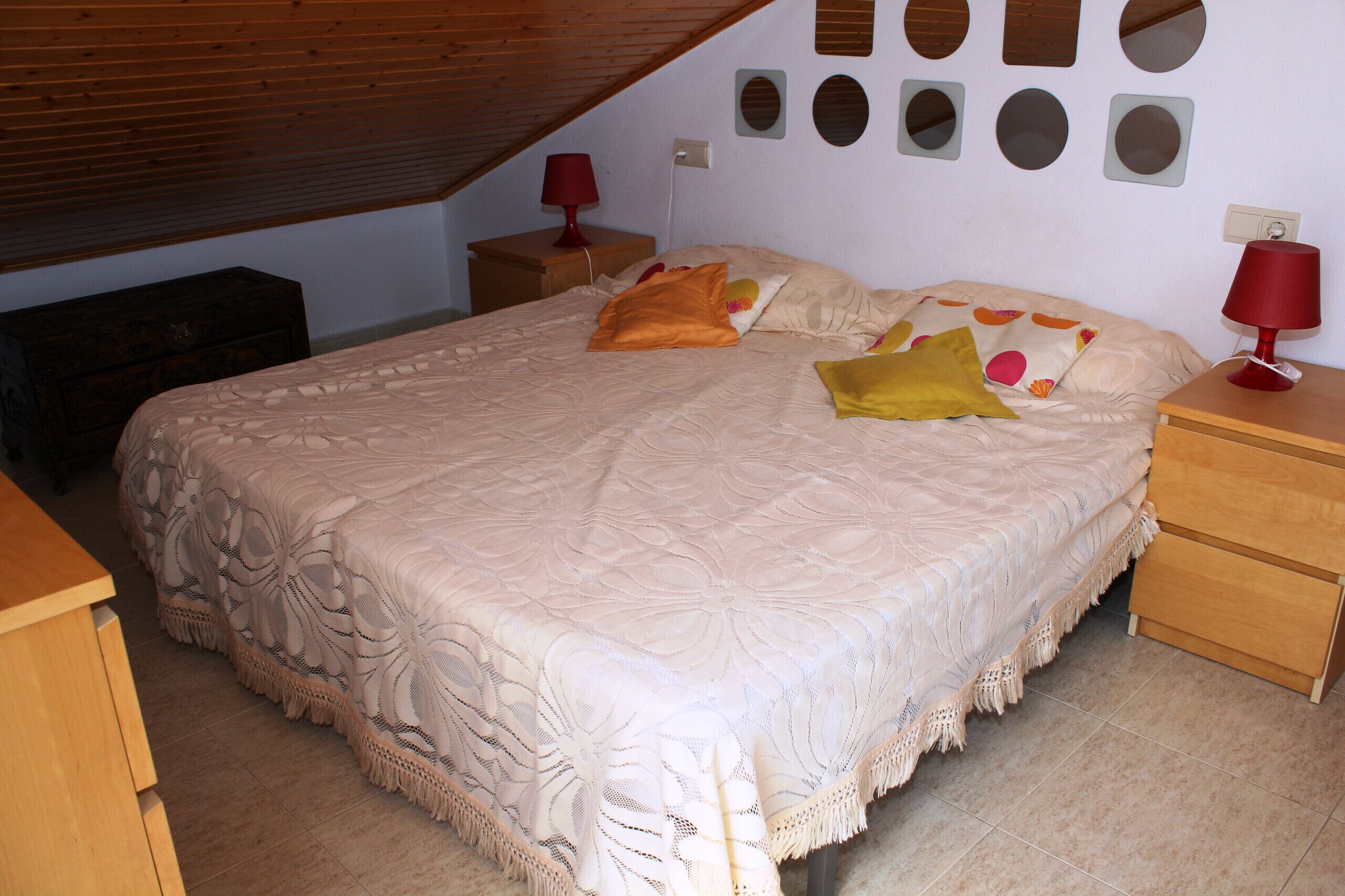 3 bedrooms, free WiFi, bed sheets