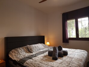 2 bedrooms, in-room safe, free WiFi, bed sheets