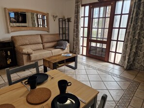TV, fireplace - "Noella"@MARISOL: 200m to the beach, private pool, A/C, WiFi, dog beach (Riumar)