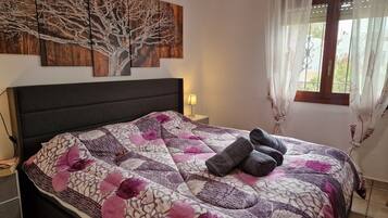 2 slaapkamers, een kluis op de kamer, gratis wifi, beddengoed