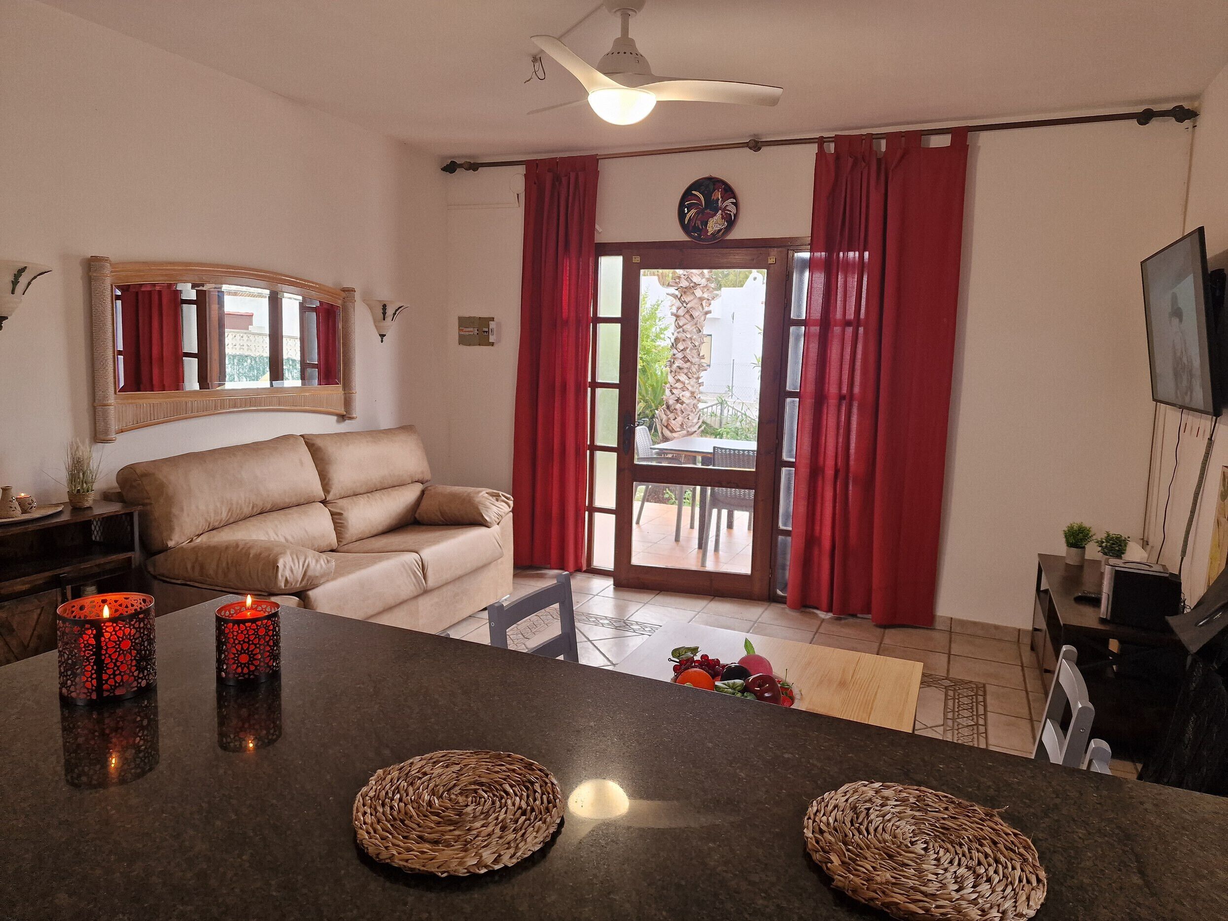 Televisie en een open haard