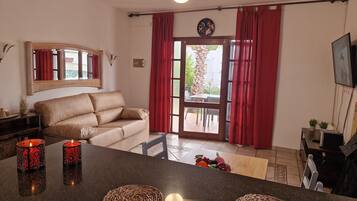 Televisie en een open haard