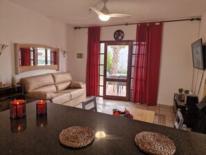 Télévision, cheminée